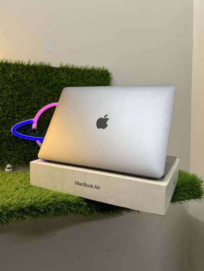 Apple MacBook Air & Pro 2020 | i3, i5 & M1 | 13” | 8/256GB Us Fresh st