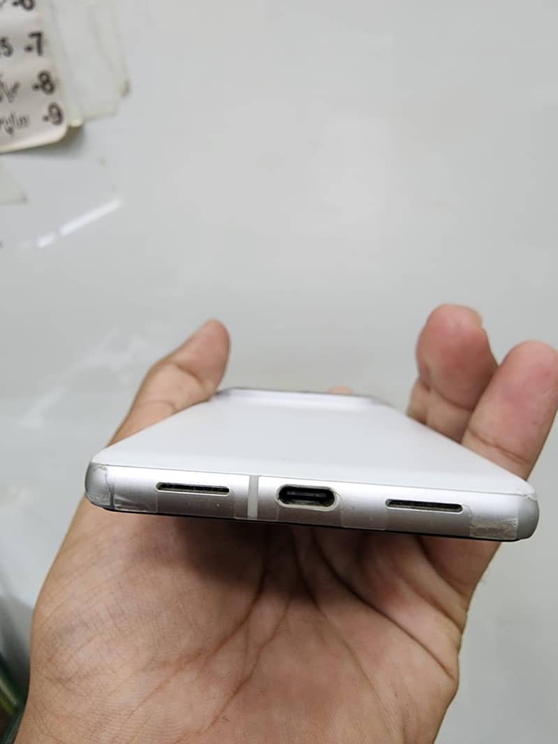 Google Pixel 7 4