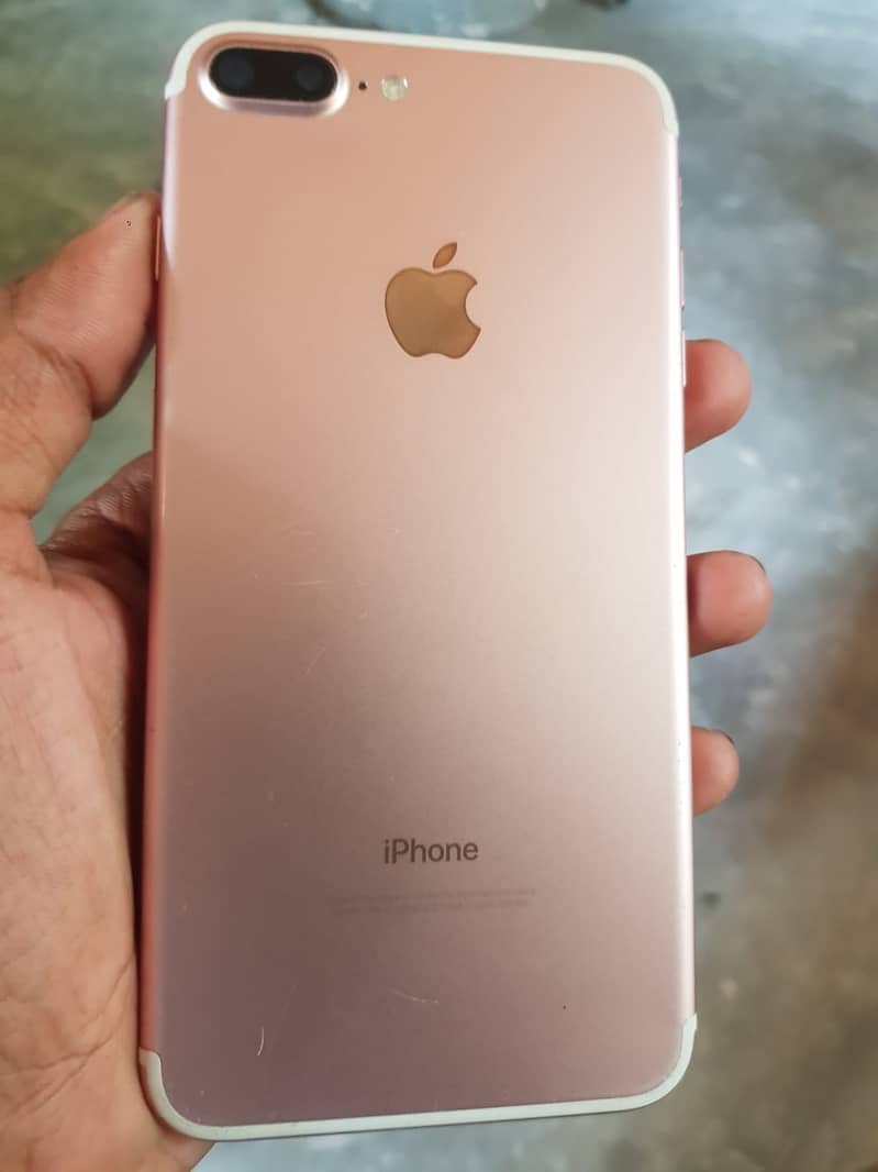 Apple iPhone 7 Plus 1