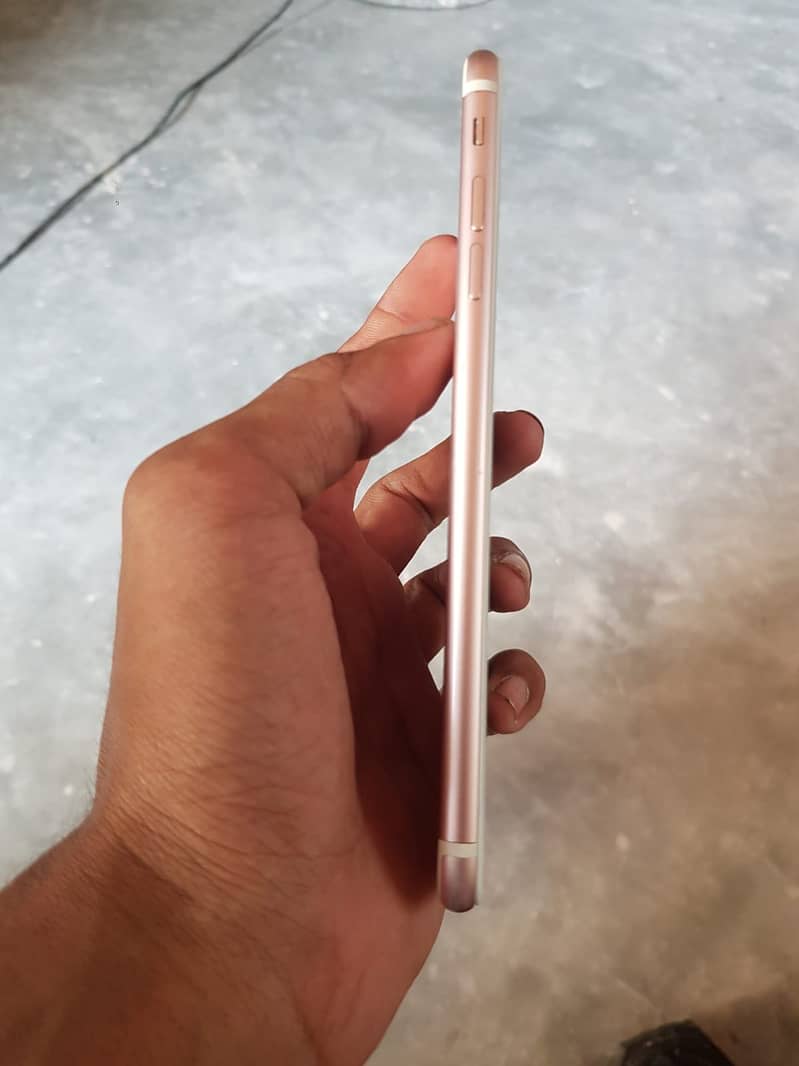 Apple iPhone 7 Plus 4