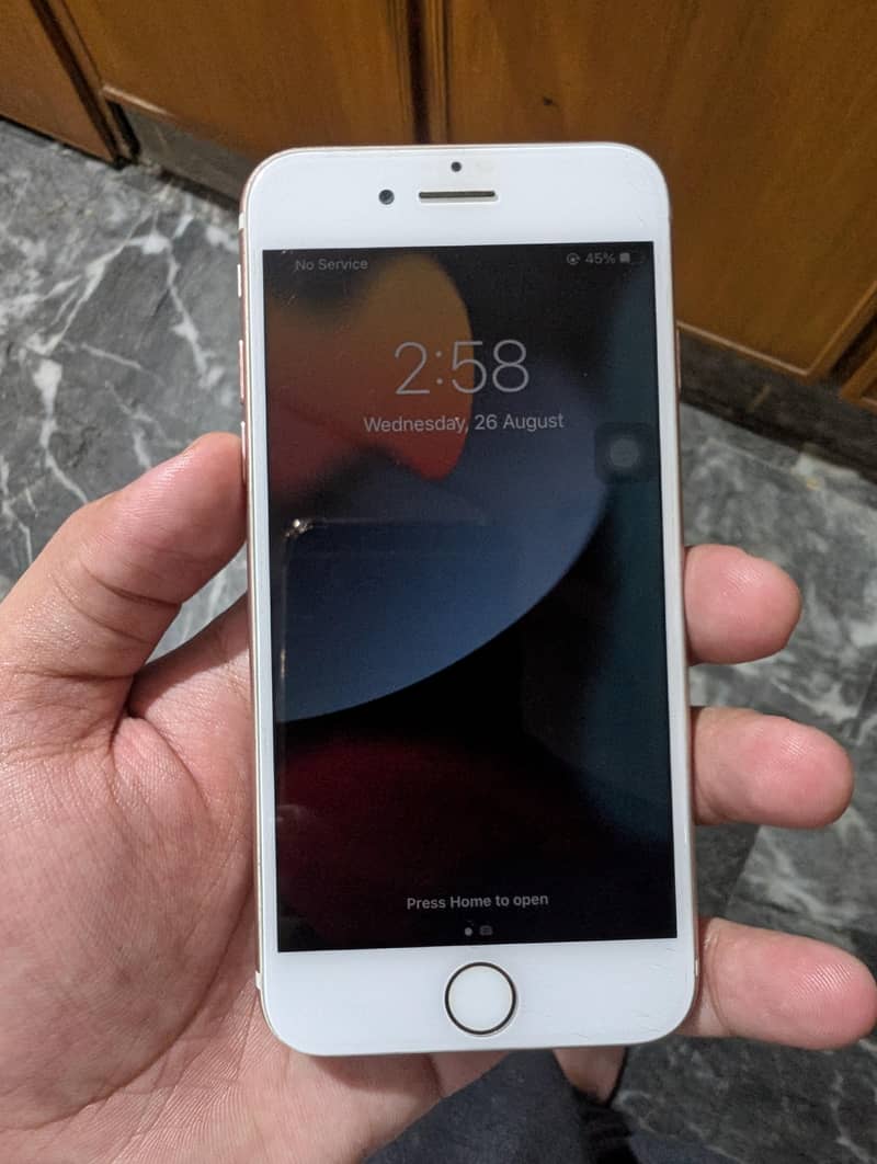 Apple iPhone 7 1