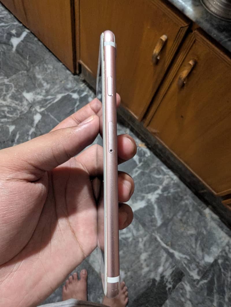 Apple iPhone 7 4