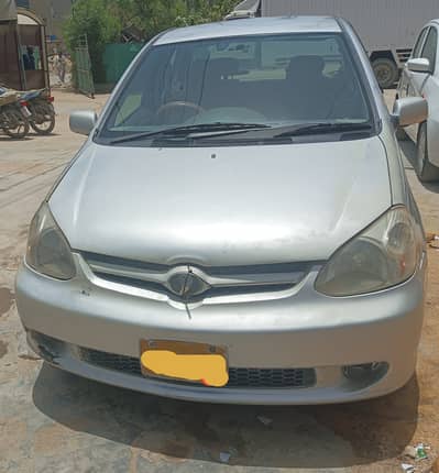 Toyota Platz 2003