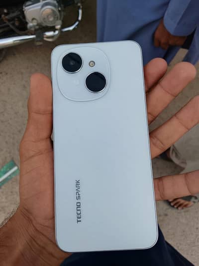 Tecno Spark Go 1