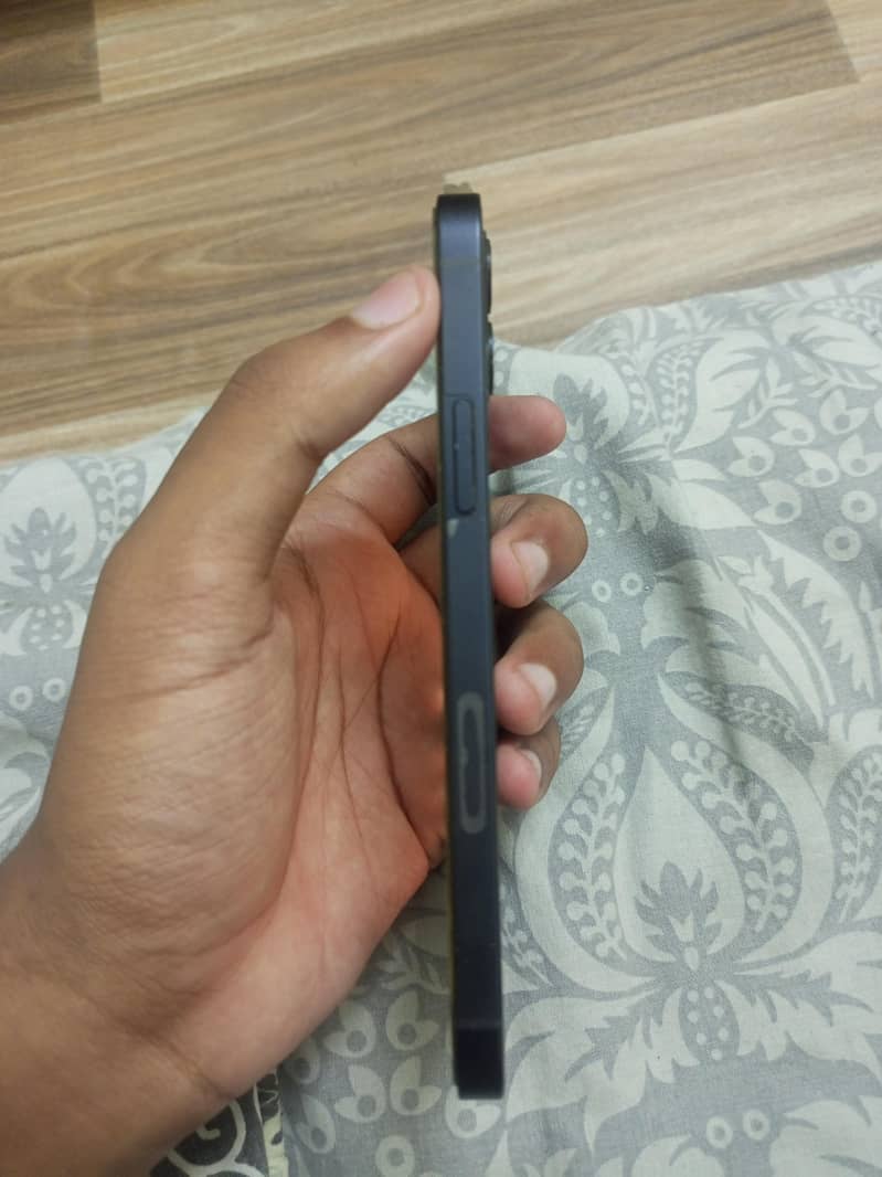 Apple iPhone 12 2