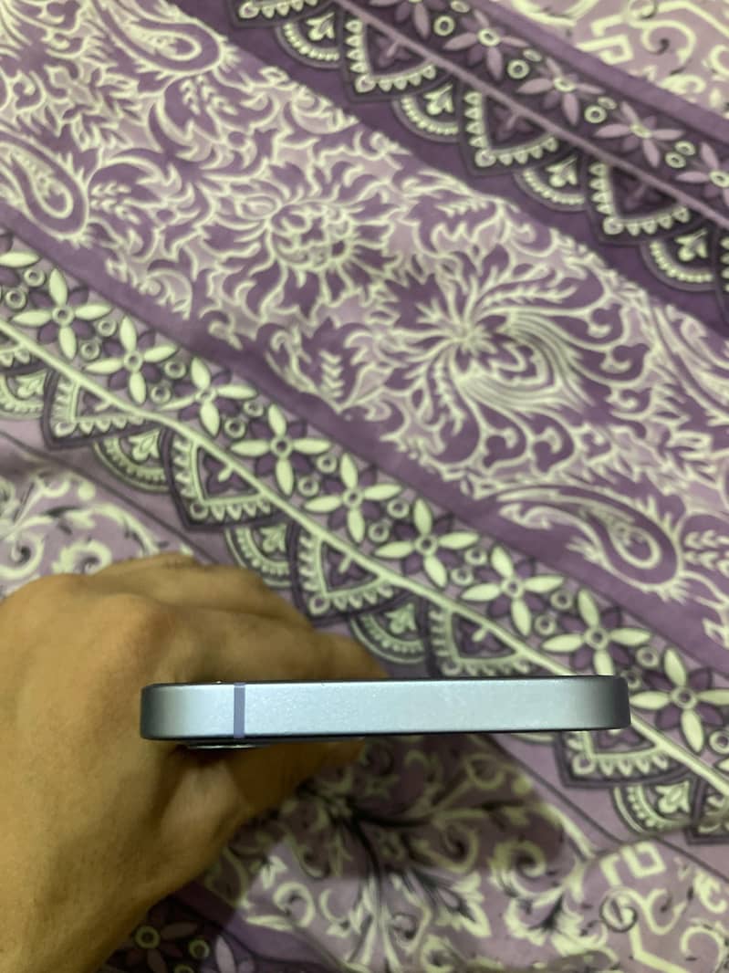 Apple iPhone 12 3
