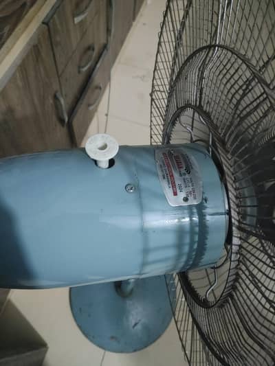 urgent sale pedestal fan 03020469979