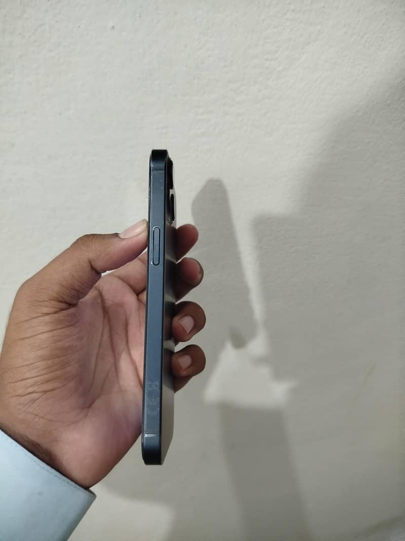 Apple iPhone 13 1