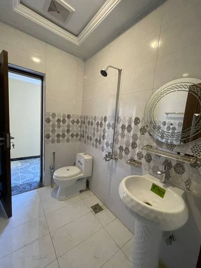 10 Marla House Available for sale