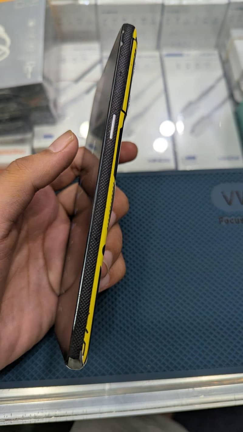 One Plus 10T 6