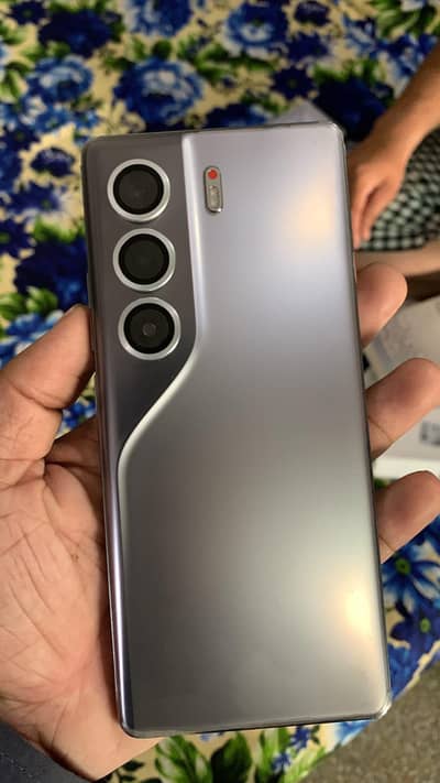 Tecno CAMON 40 Pro plus