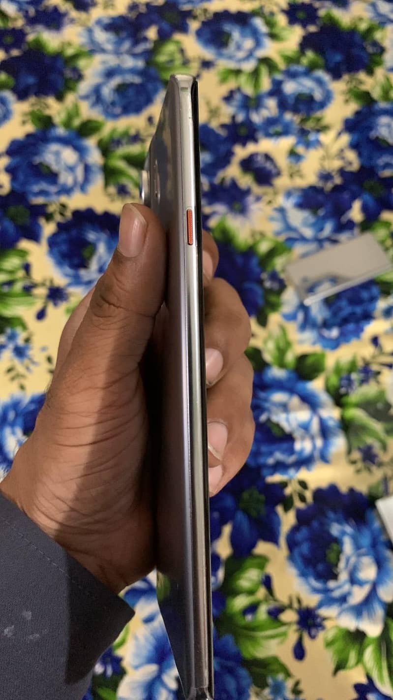 Tecno CAMON 40 Pro plus 3