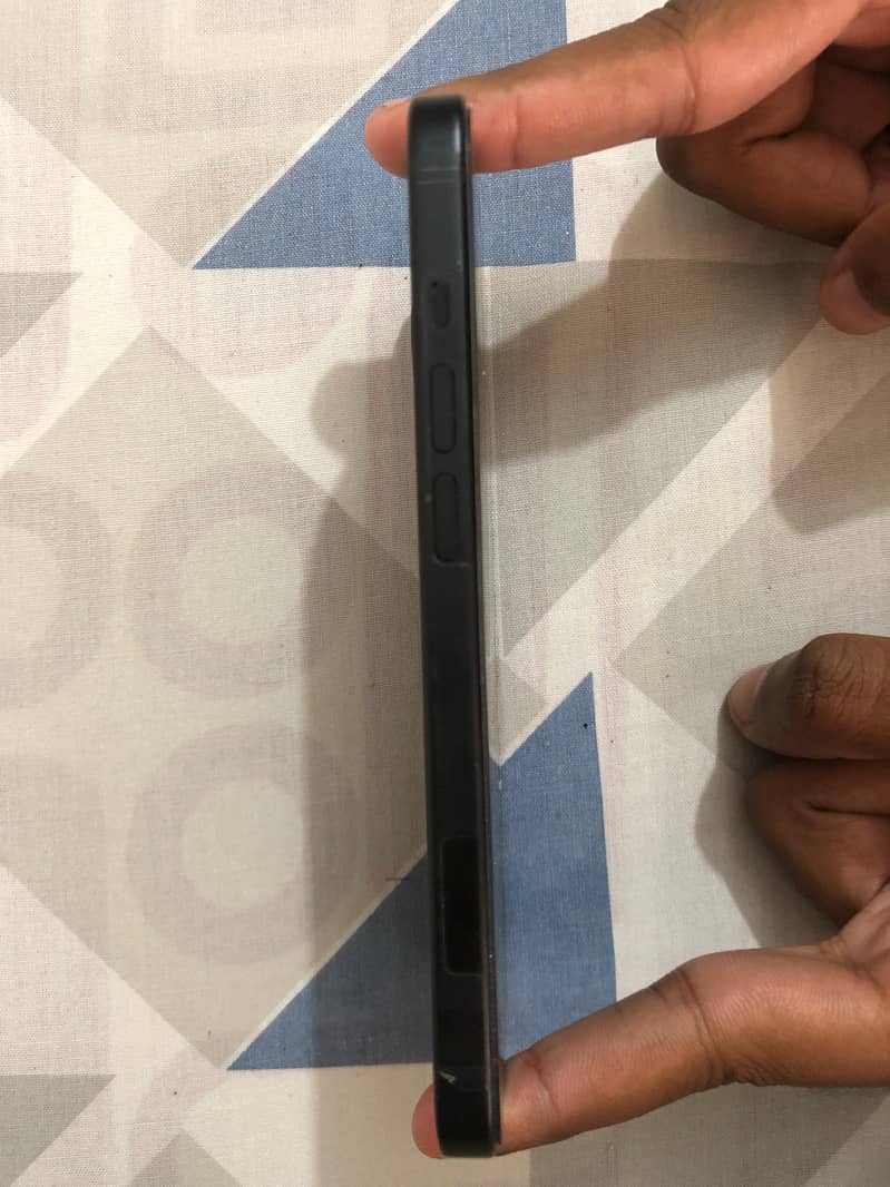 Apple iPhone 15 2