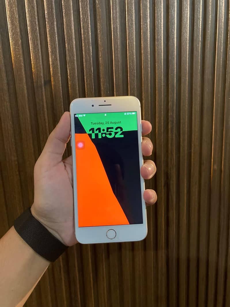 Apple iPhone 8 Plus 0