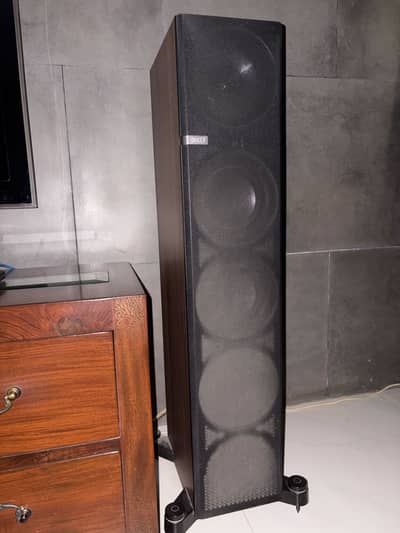 KEF Q500 floor standing speakers (2)