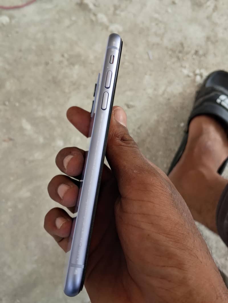 Apple iPhone 11 5