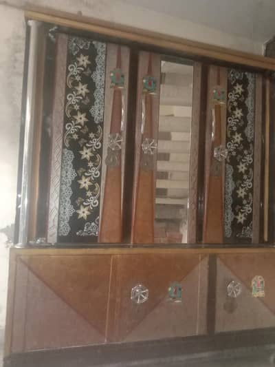 steel wardrobe price negotiable