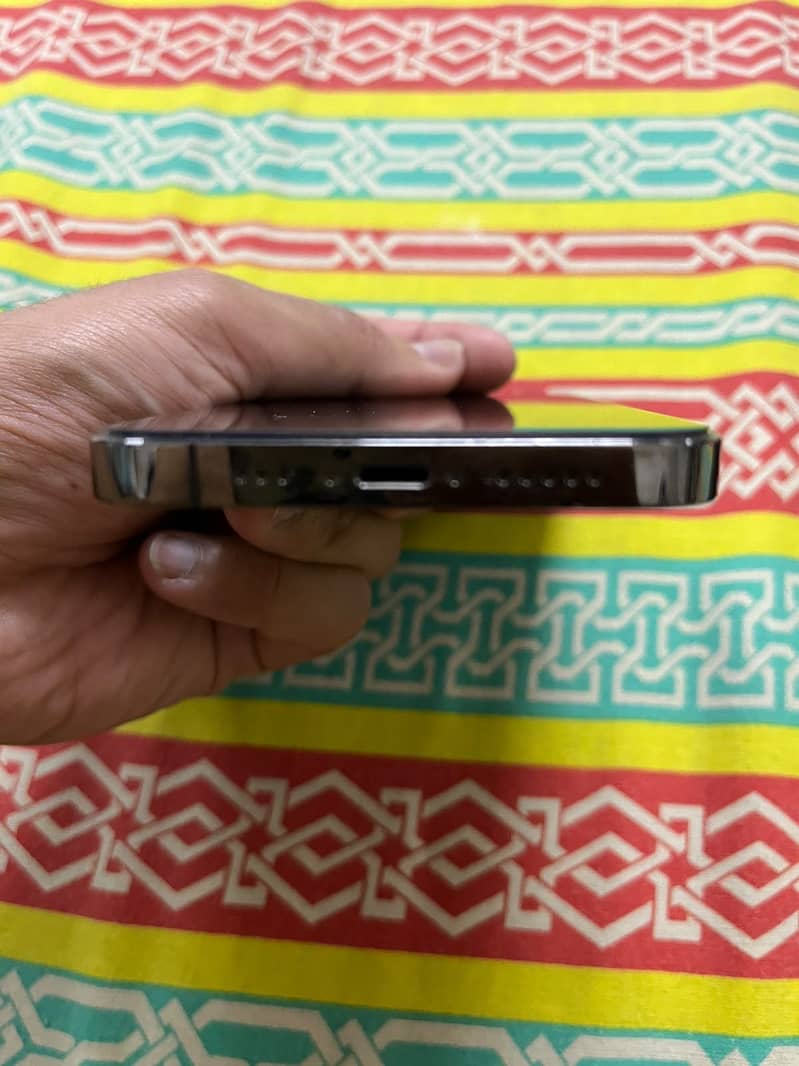 Apple iPhone 12 Pro 3