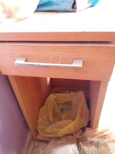 Computer table