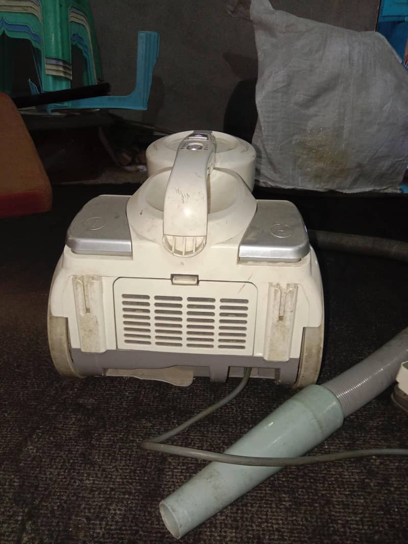 Vacuum cleaner machine 1