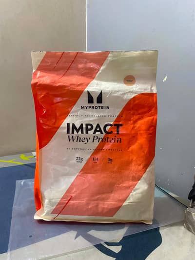 2kg impact Whey protein ( Dubai imported )