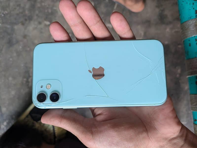 Apple iPhone 11 4