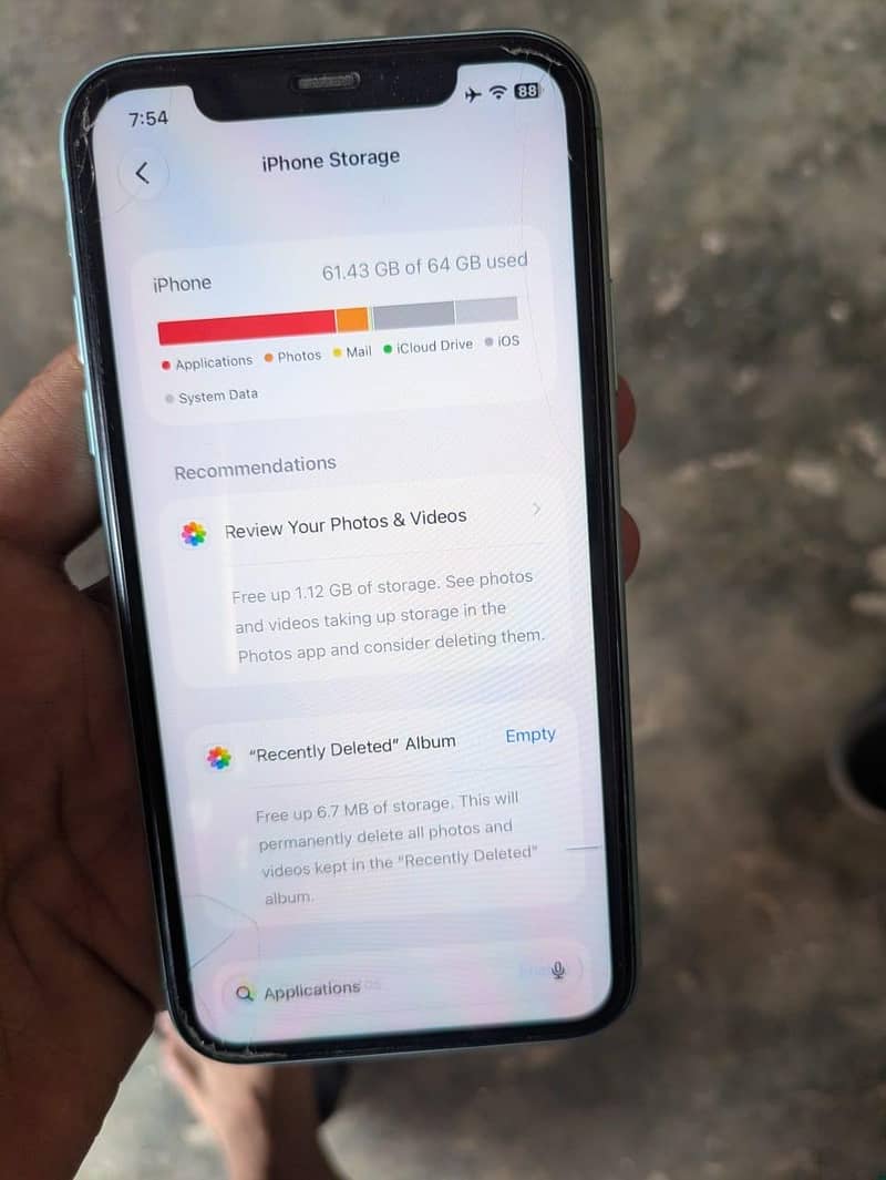 Apple iPhone 11 8