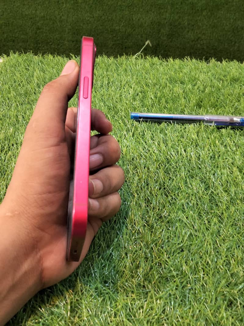 Apple iPhone 13 1