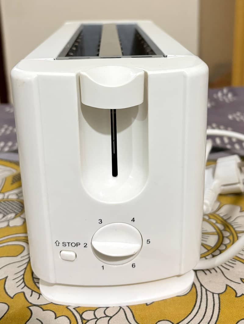 4 slice bread toaster 0