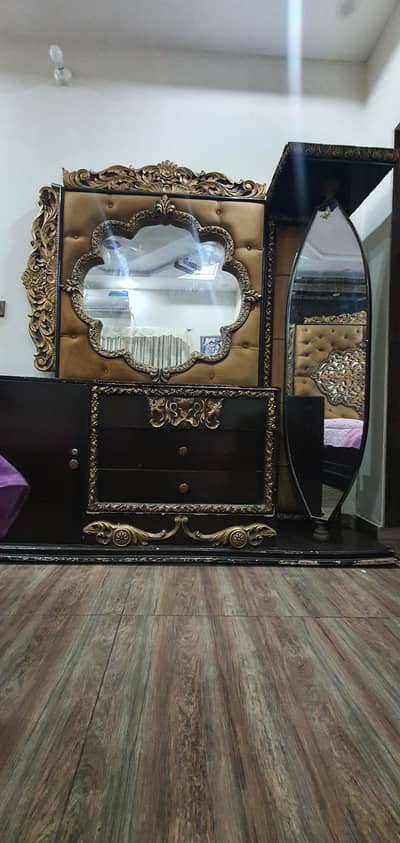 dressing table