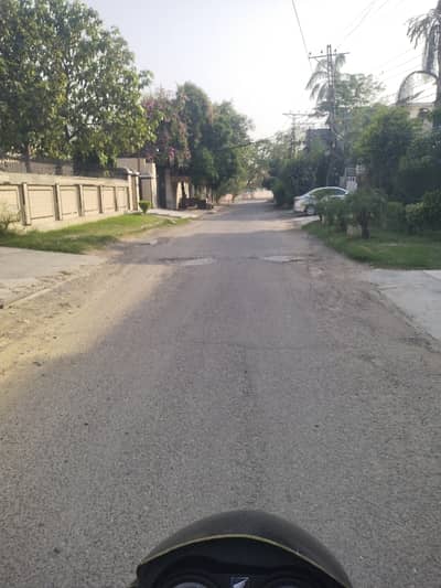 2 Kanal Corner House For Sale 60 Ft Road Gulberg
