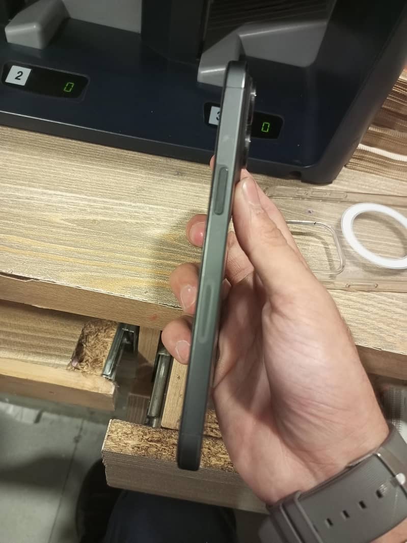 Apple iPhone 15 Pro Max 5