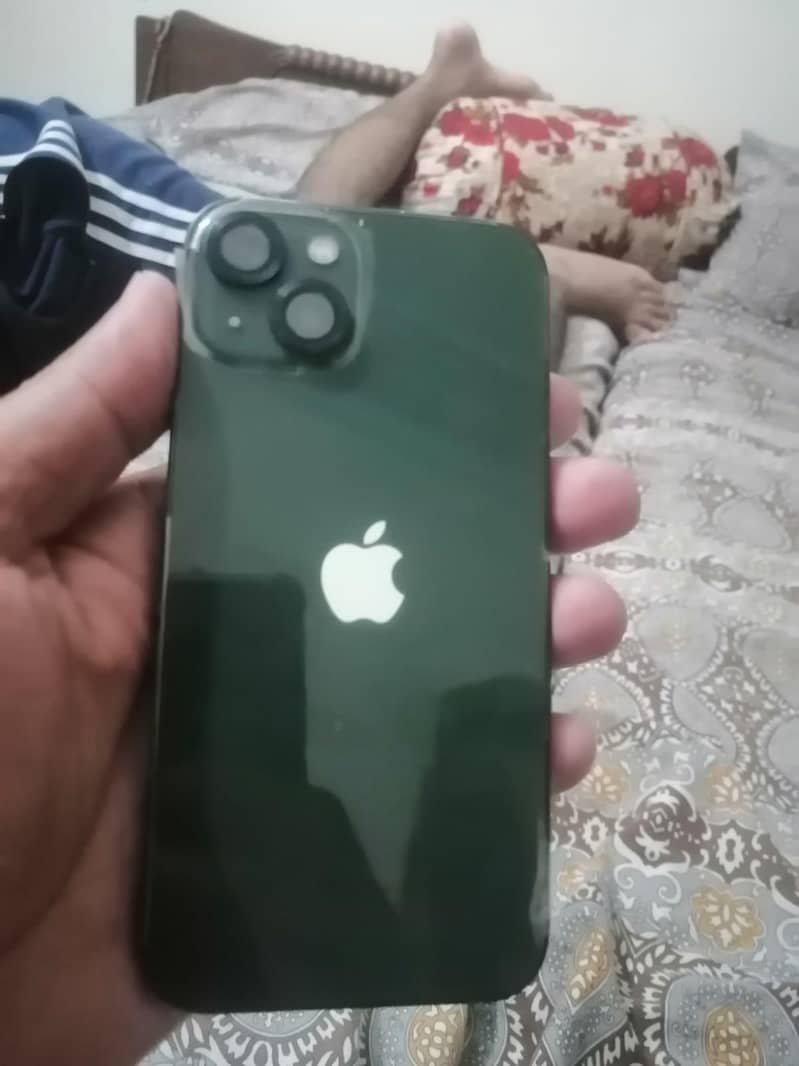 Apple iPhone 13 4