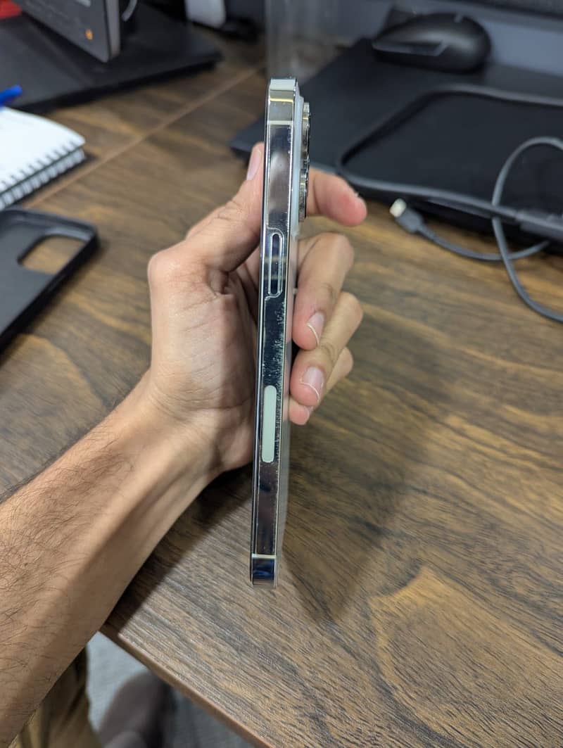 Apple iPhone 14 Pro Max 2