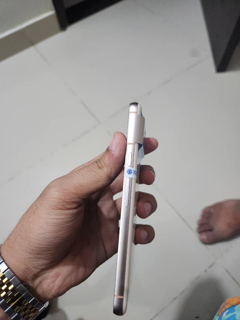 Google Pixel 8 2