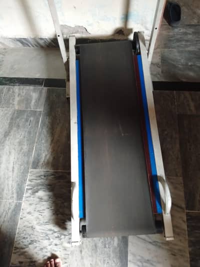 Tredmill Good condition looks Almost new
