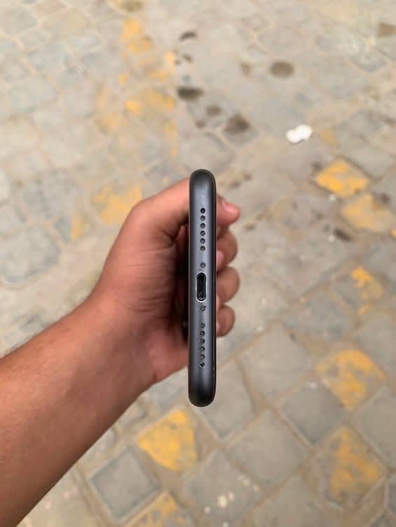Apple iPhone 11 2