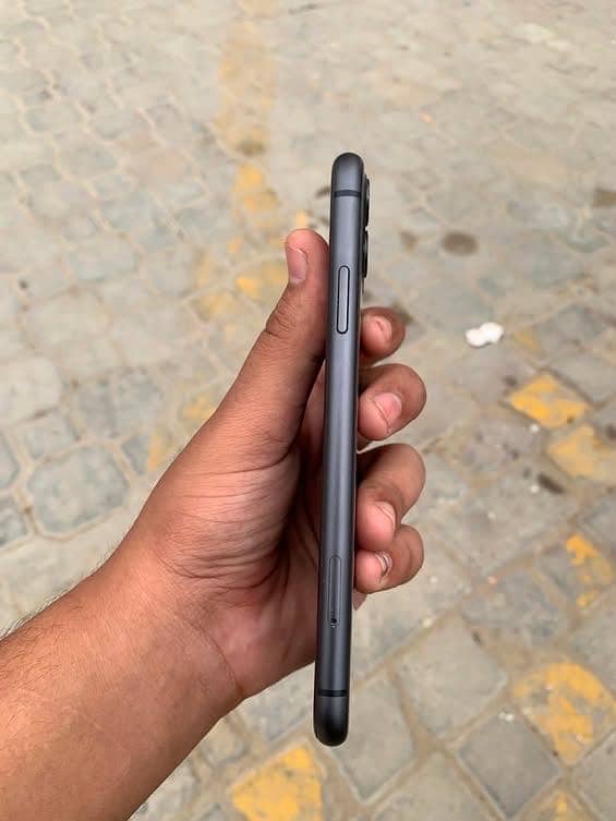 Apple iPhone 11 5