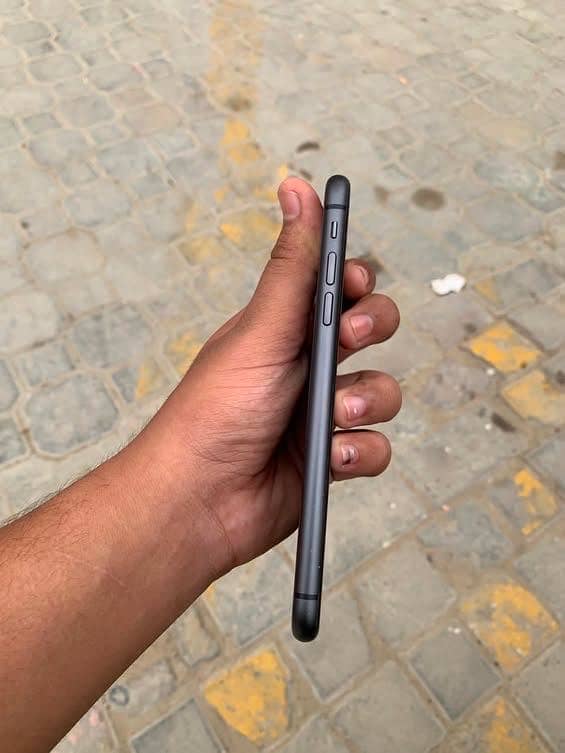 Apple iPhone 11 6