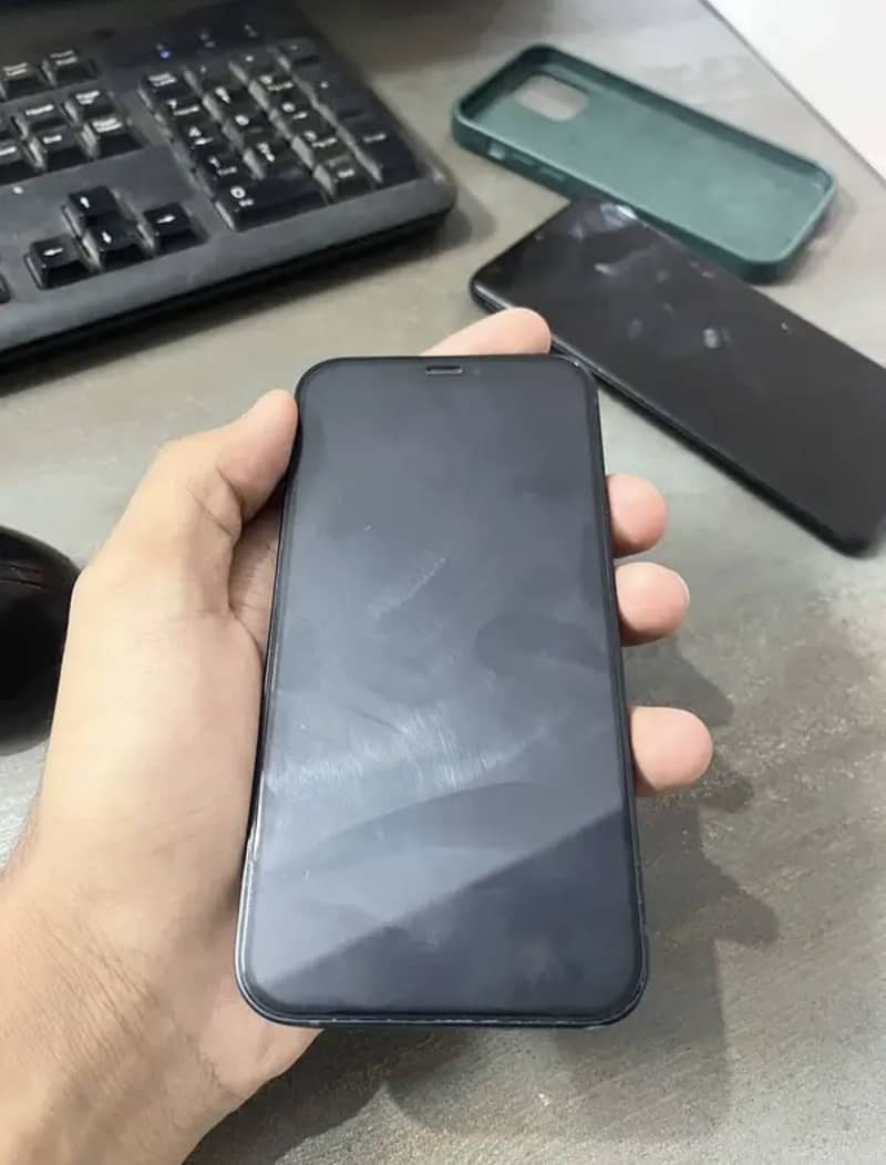 Apple iPhone 12 2