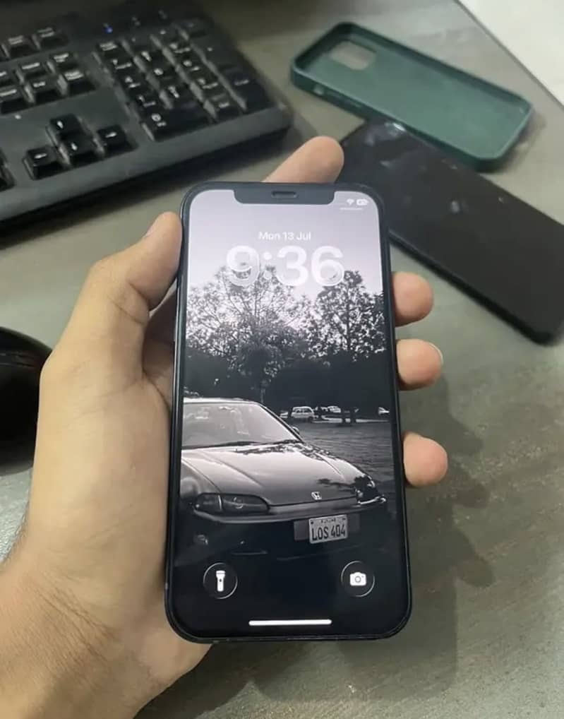 Apple iPhone 12 3