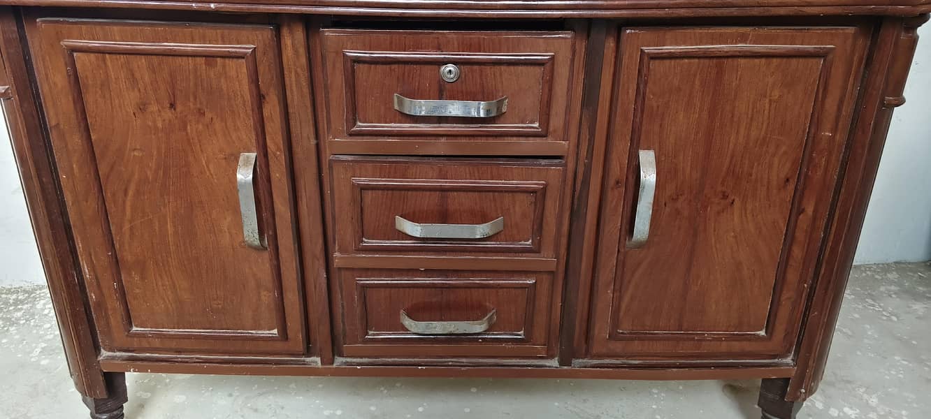 SIDE BOX TABLE VIP CONDITION 3