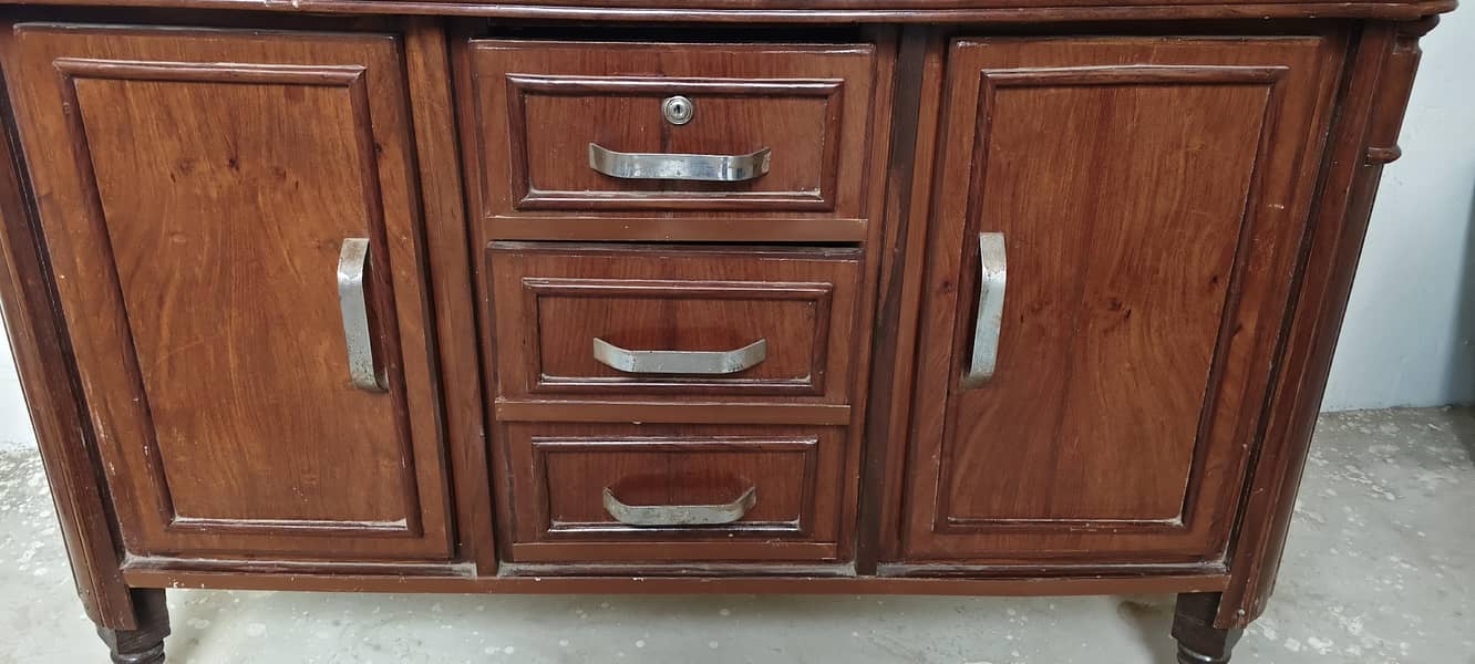 SIDE BOX TABLE VIP CONDITION 4