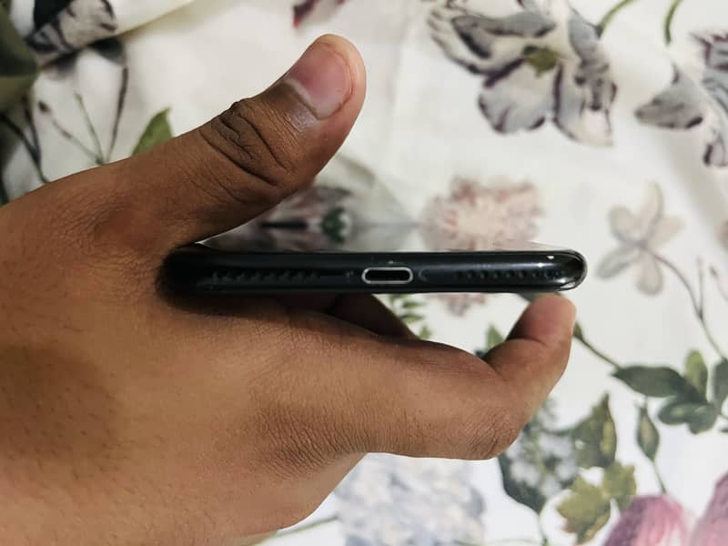 Apple iPhone 7 Plus 3