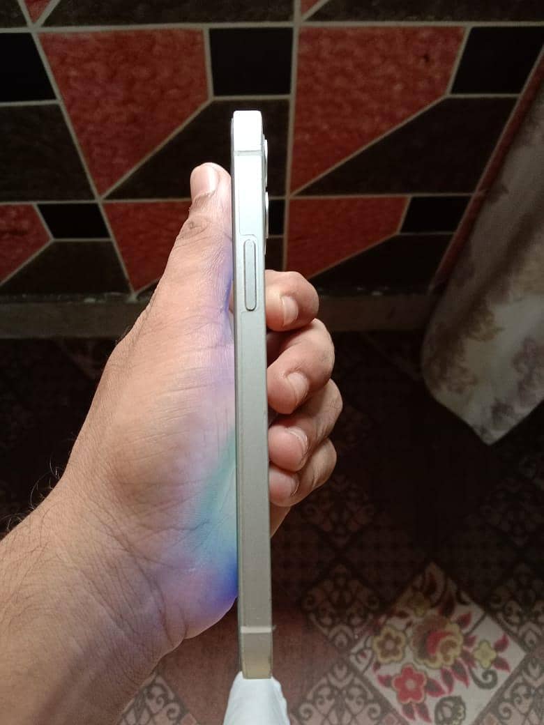 Apple iPhone 12 3