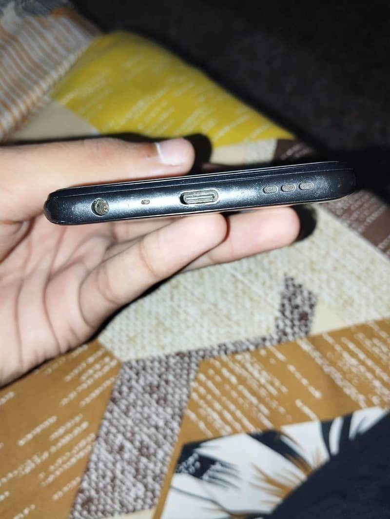 OPPO A76 1