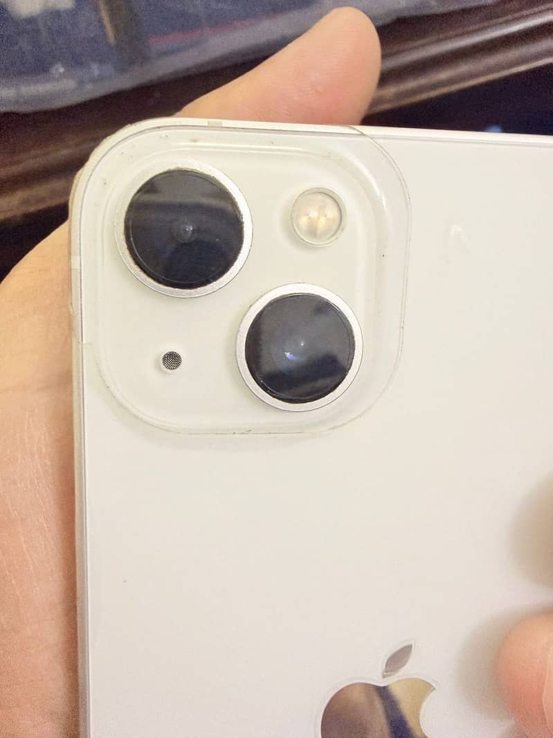Apple iPhone 13 2