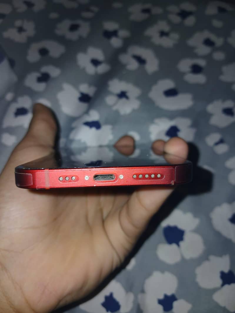 Apple iPhone 13 2