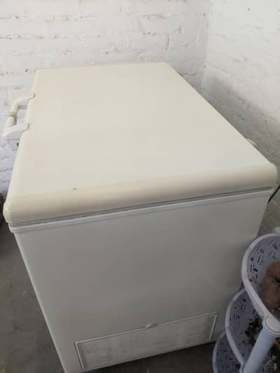 Haier chest freezer model HDF345 SD
