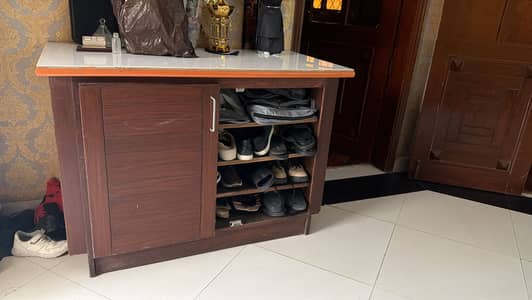 Self table with marble top